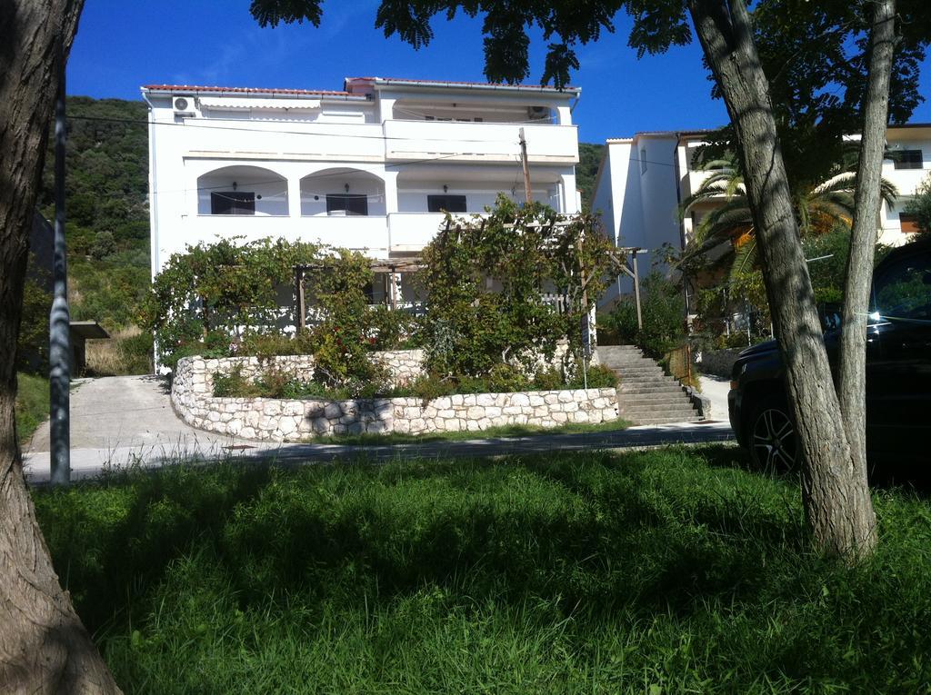 Pljesa Apartments Supetarska Draga Buitenkant foto