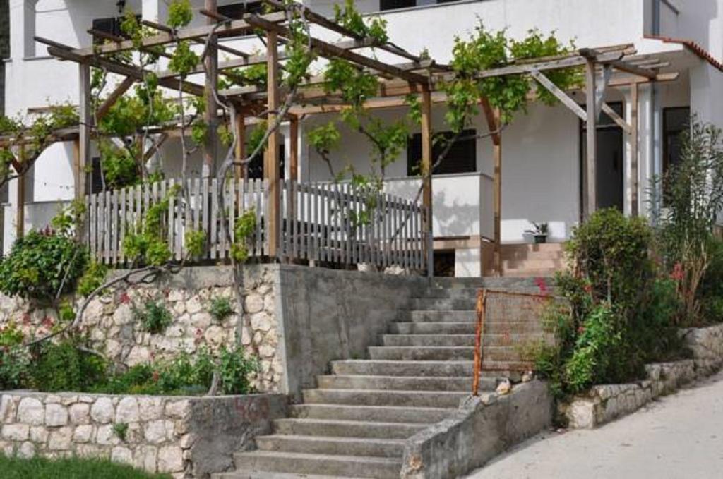 Pljesa Apartments Supetarska Draga Buitenkant foto