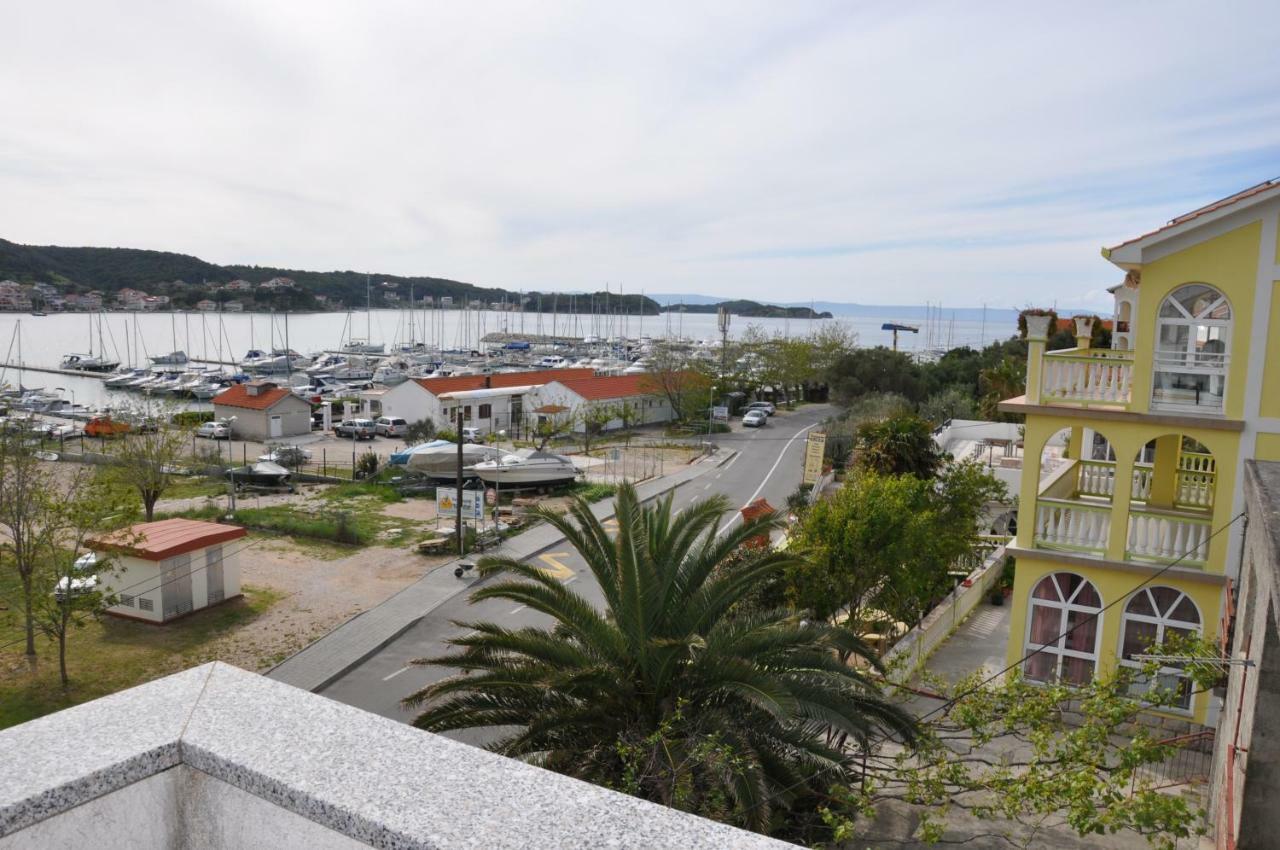 Pljesa Apartments Supetarska Draga Buitenkant foto